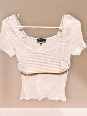 Lulu’s Off-White Crop Top - Never worn